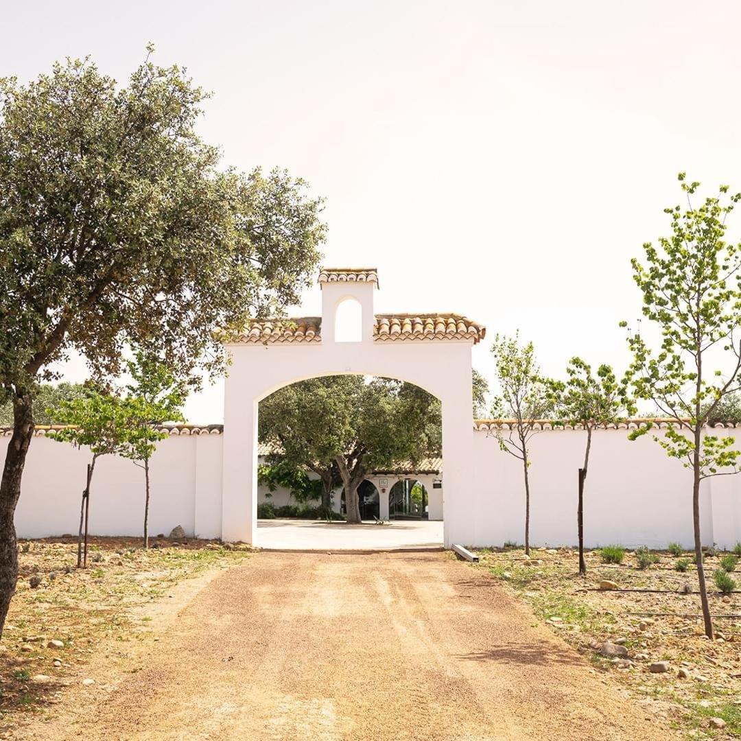 Finca Shenonkop Hotel Rural Навальмораль-де-ла-Мата Екстер'єр фото